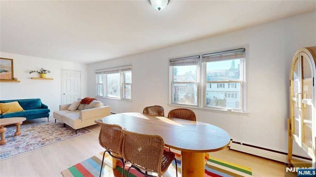 121 3rd St - Photo 5 of 15