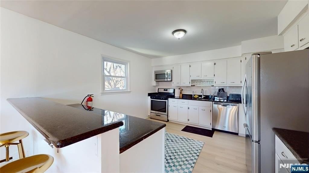 121 3rd St - Photo 7 of 15