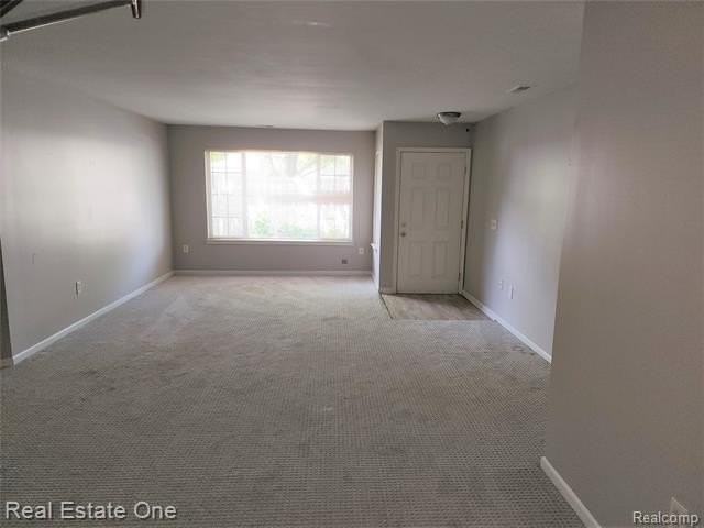 3275 Northpointe Blvd - Photo 6 of 14