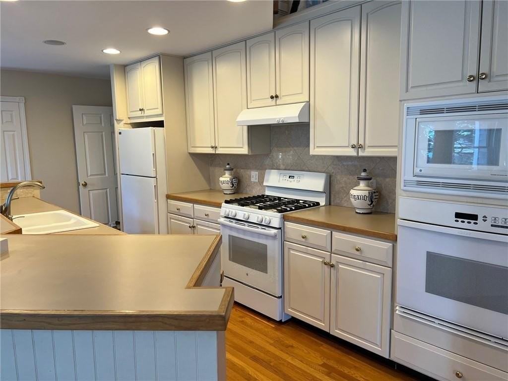 611 Wolcott Ave - Photo 7 of 29