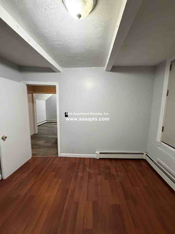 Sumner St #3 - Photo 4 of 12