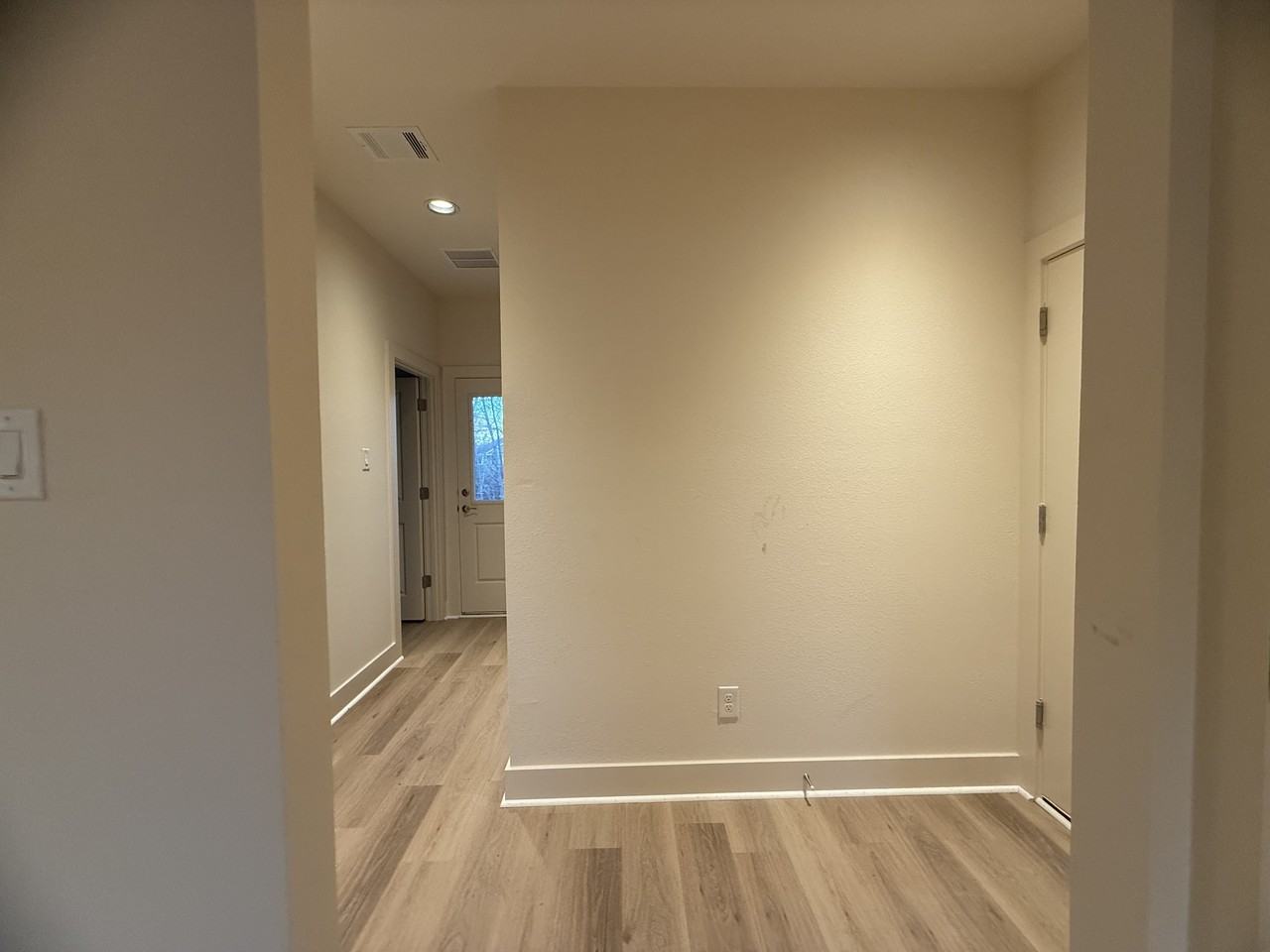 104 Kirkland Street - Photo 6 of 23