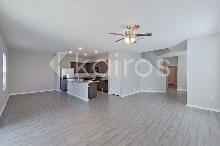 30161 Fedora Cir - Photo 7 of 39