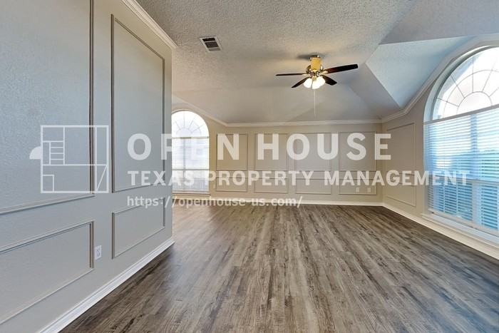 1754 Crosshaven Dr - Photo 5 of 26