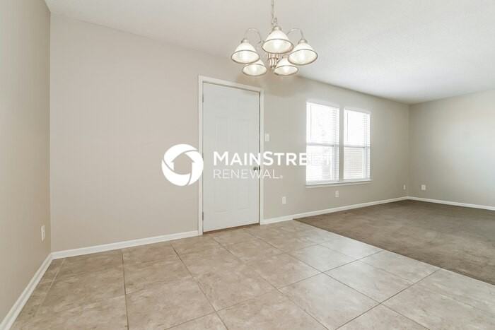 10762 Glenayr Dr - Photo 5 of 17