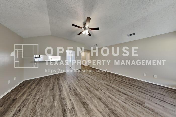 5536 Creekridge Dr - Photo 5 of 21