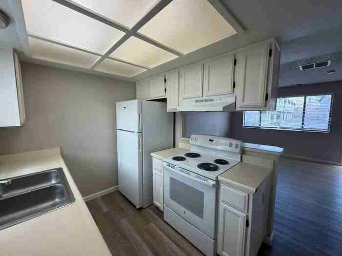 927 Manhattan St #C - Photo 7 of 13