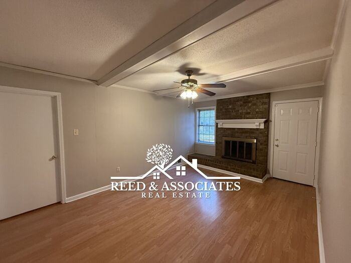 4096 Silverleaf Rd - Photo 3 of 13