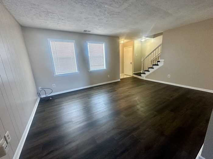 6340 Commons Dr - Photo 4 of 19