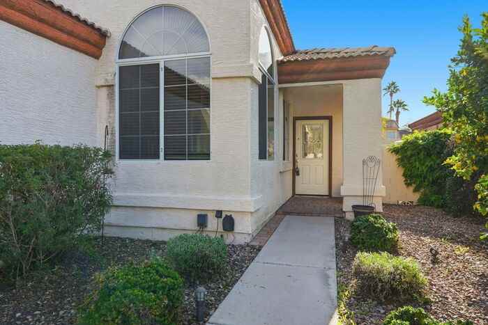 2059 E Huron Ct - Photo 2 of 14