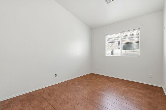 2059 E Huron Ct - Photo 6 of 14