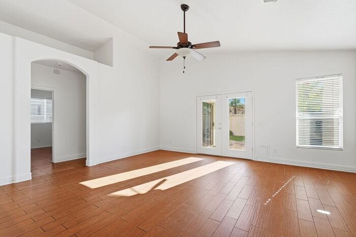 2059 E Huron Ct - Photo 7 of 14