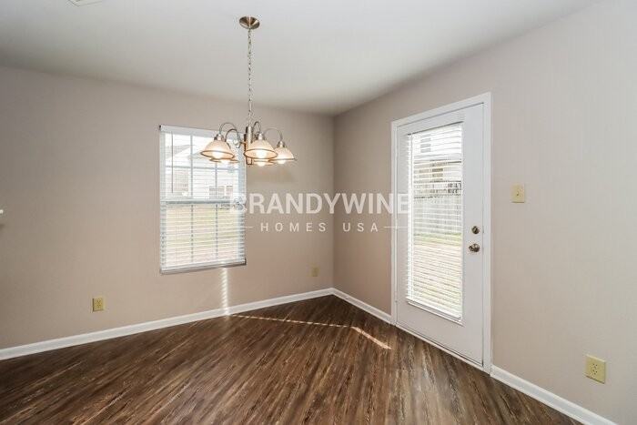 1715 Larne Cir - Photo 5 of 20