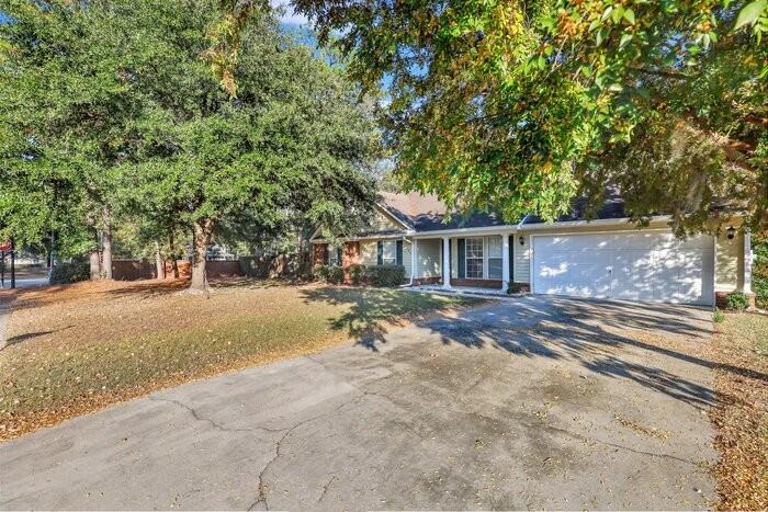 102 Silverton Rd - Photo 2 of 29