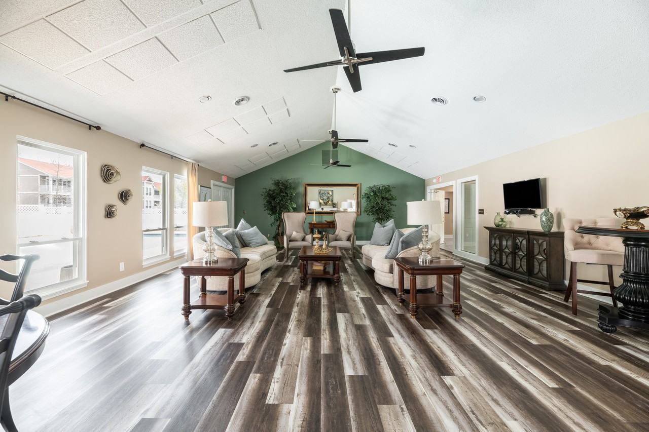 Oaks of Woodlawn - Photo 6 of 75