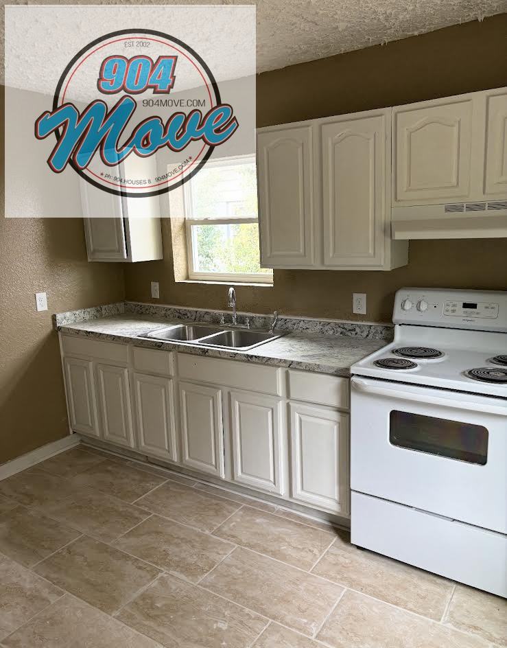 427 Springfield Court North #B - Photo 6 of 16