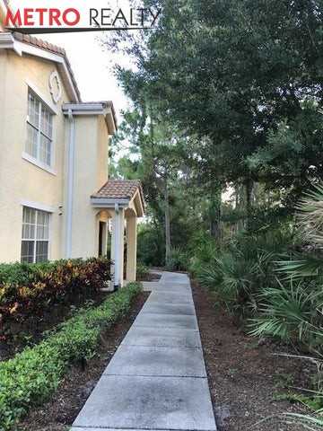 114 Northwest Peacock Boulevard #8-103 - Photo 5 of 17