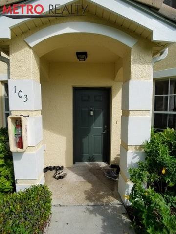 114 Northwest Peacock Boulevard #8-103 - Photo 4 of 17