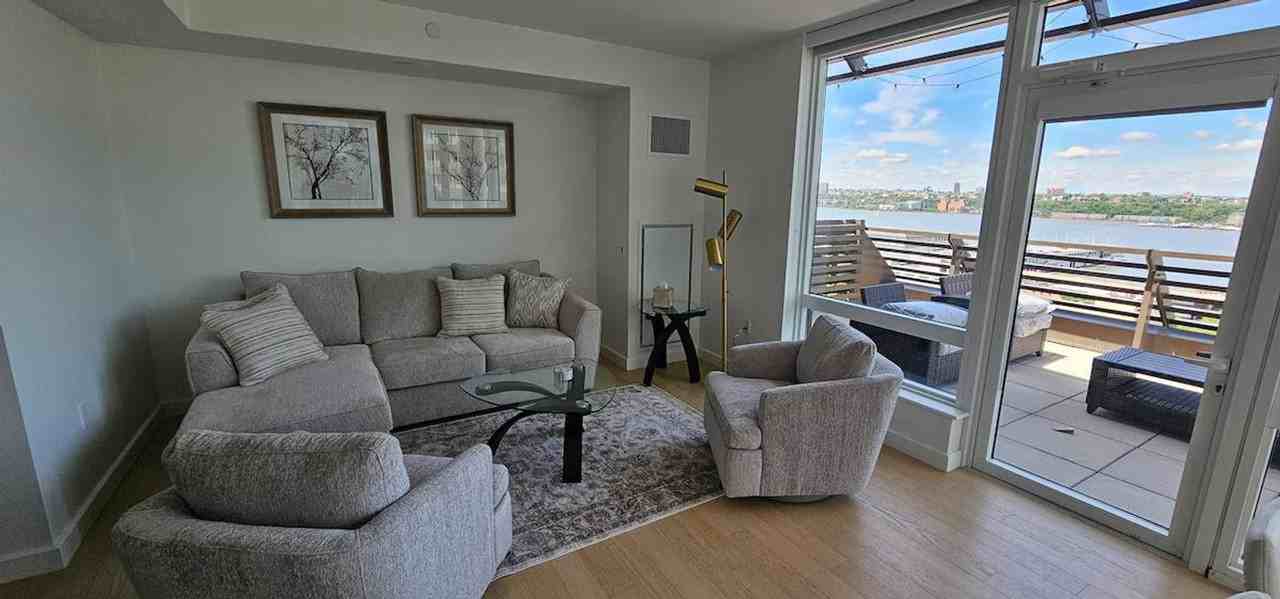 646 11th Ave #1461705P - Photo 3 of 10