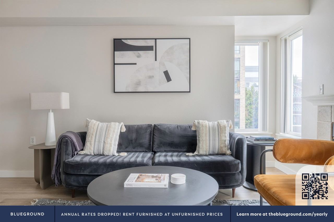 526 Yale Ave N #1003 - Photo 4 of 31