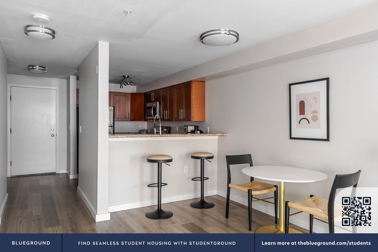 526 Yale Ave N #1003 - Photo 7 of 31