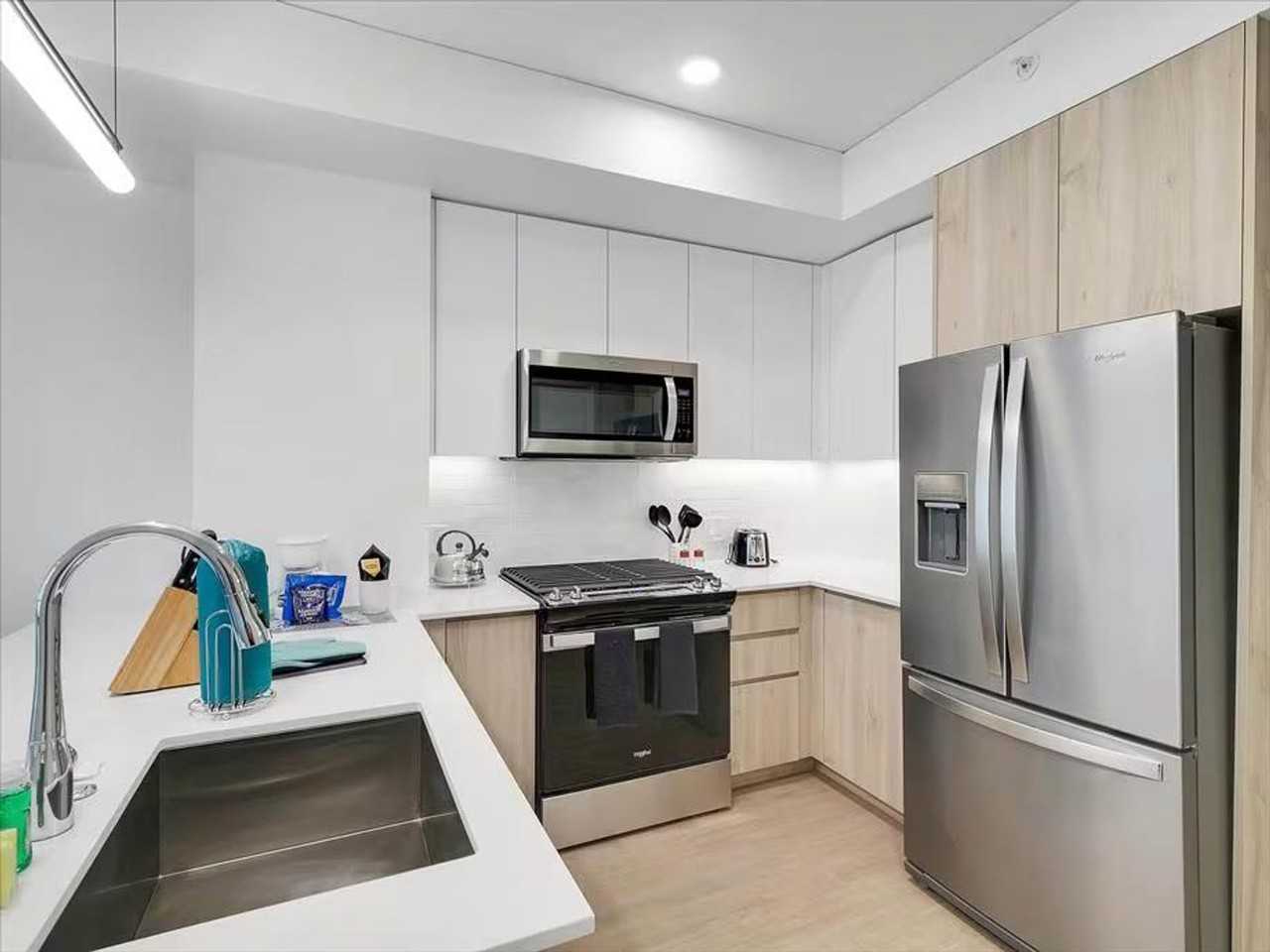 817 N 6th St #1047102P - Photo 6 of 16