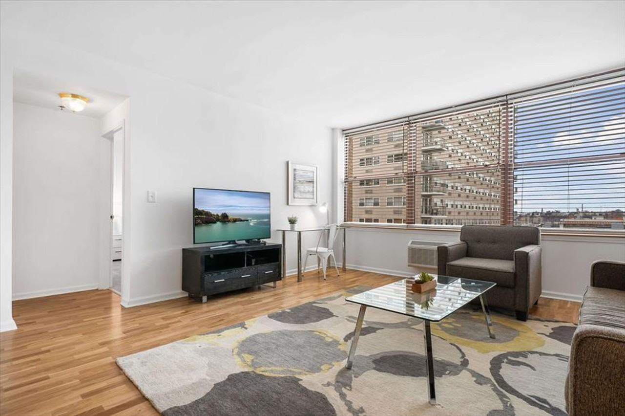 330 River Street - Photo 3 of 32