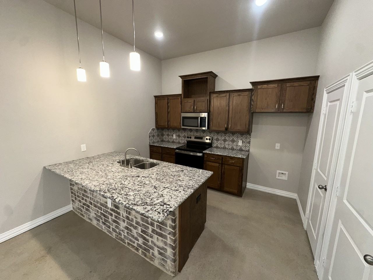 2438 Briar Hollow Drive - Photo 4 of 22