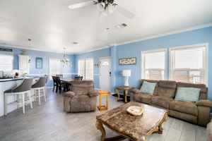 featured image of 975 Dolly St