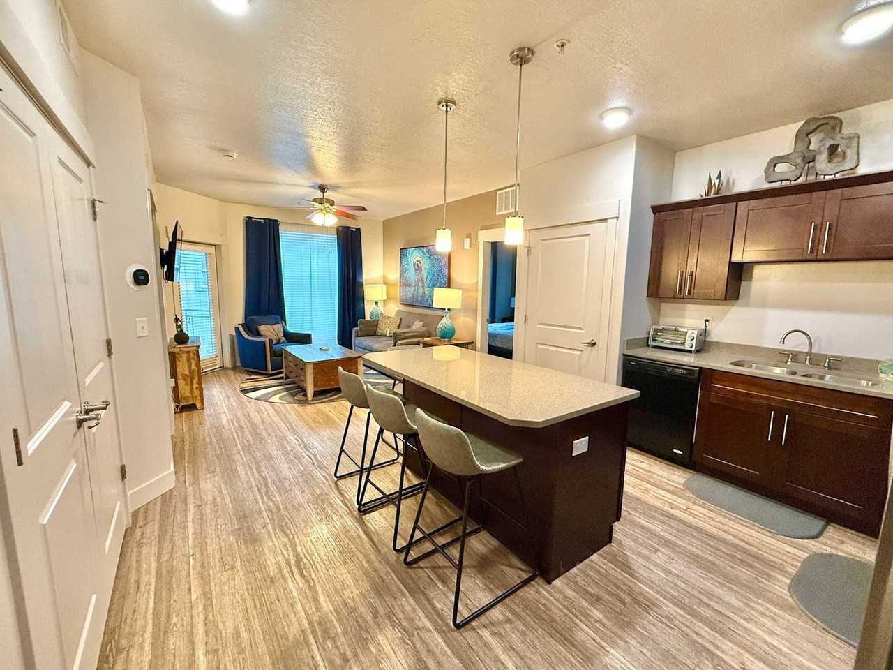 460 East 400 South - Photo 4 of 68