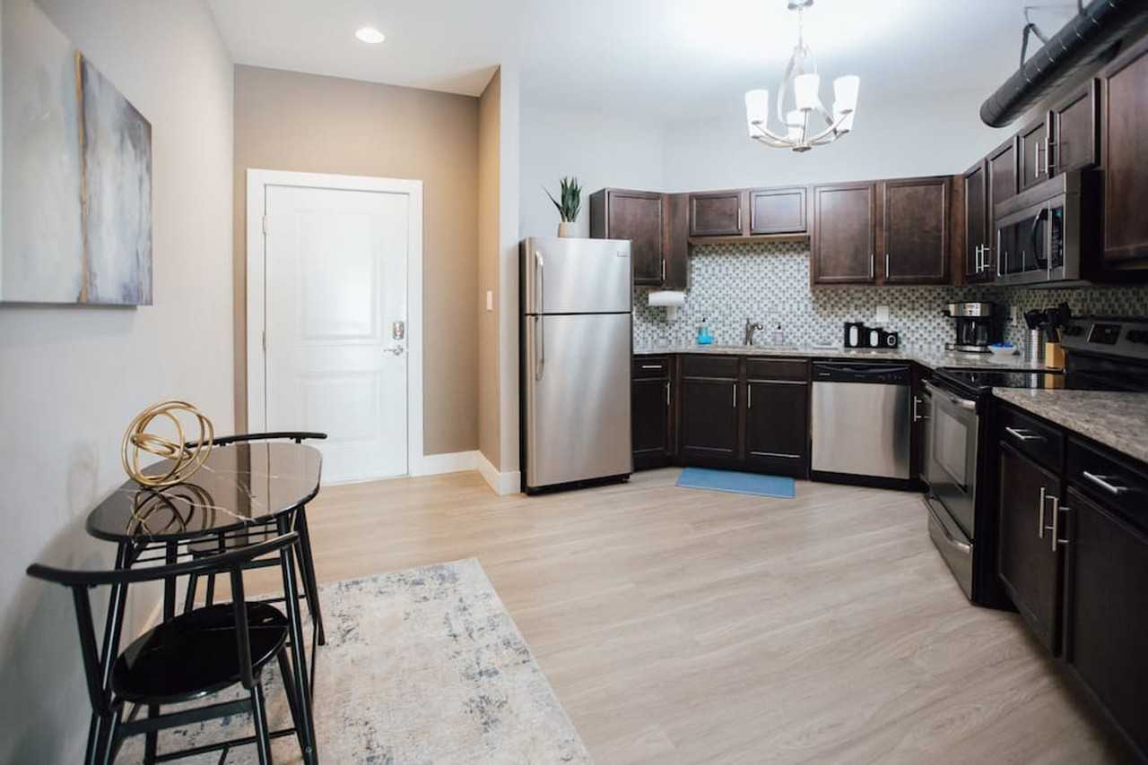 202 E Main St #1397955P - Photo 7 of 29