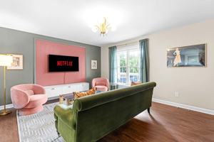 featured image of 2400 Hinton St