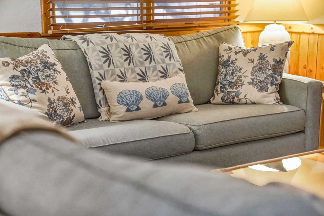 4240 Johnston Ln #1438534P - Photo 2 of 50