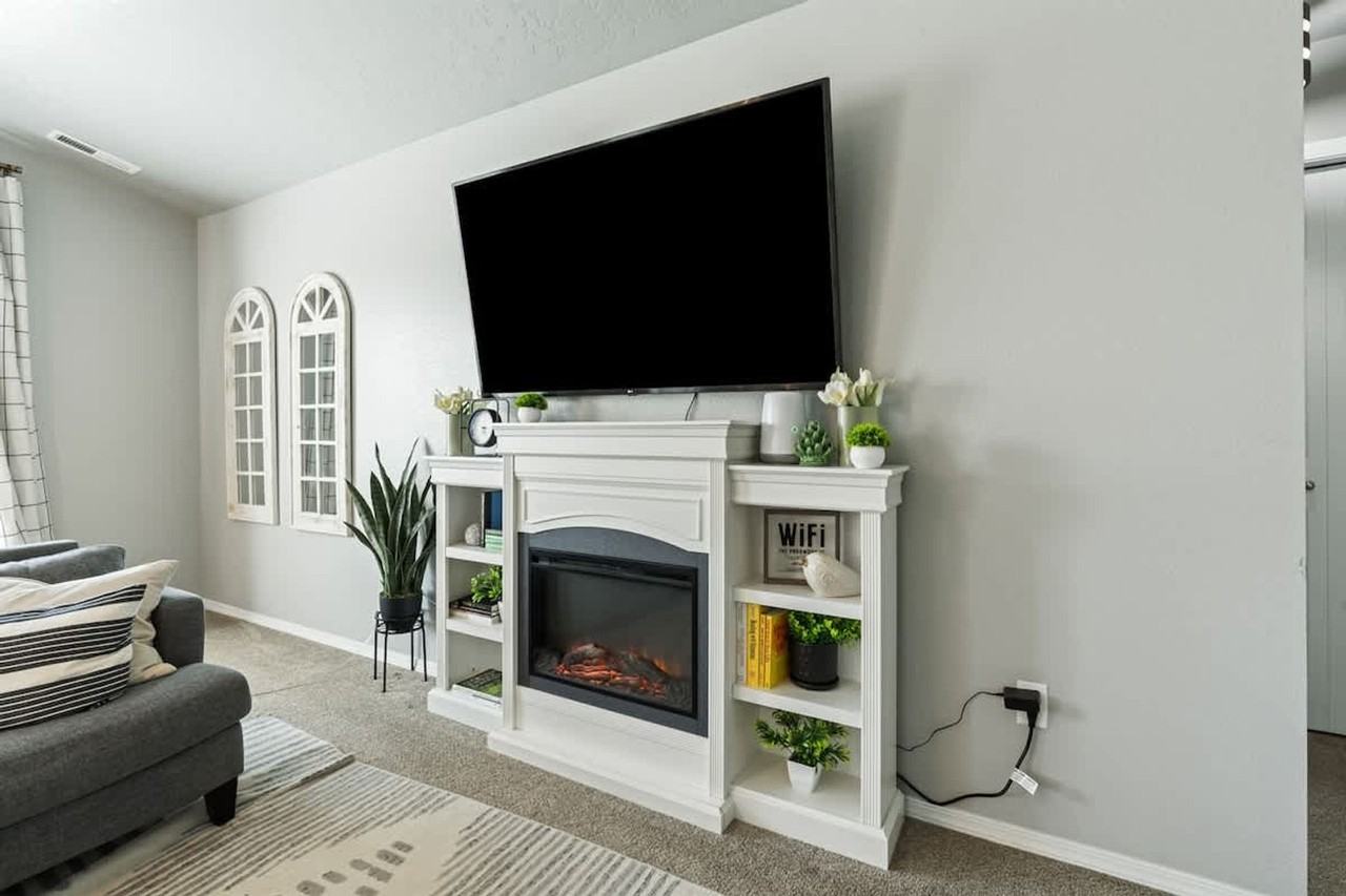 10569 Cool Springs St #1460908P - Photo 6 of 39