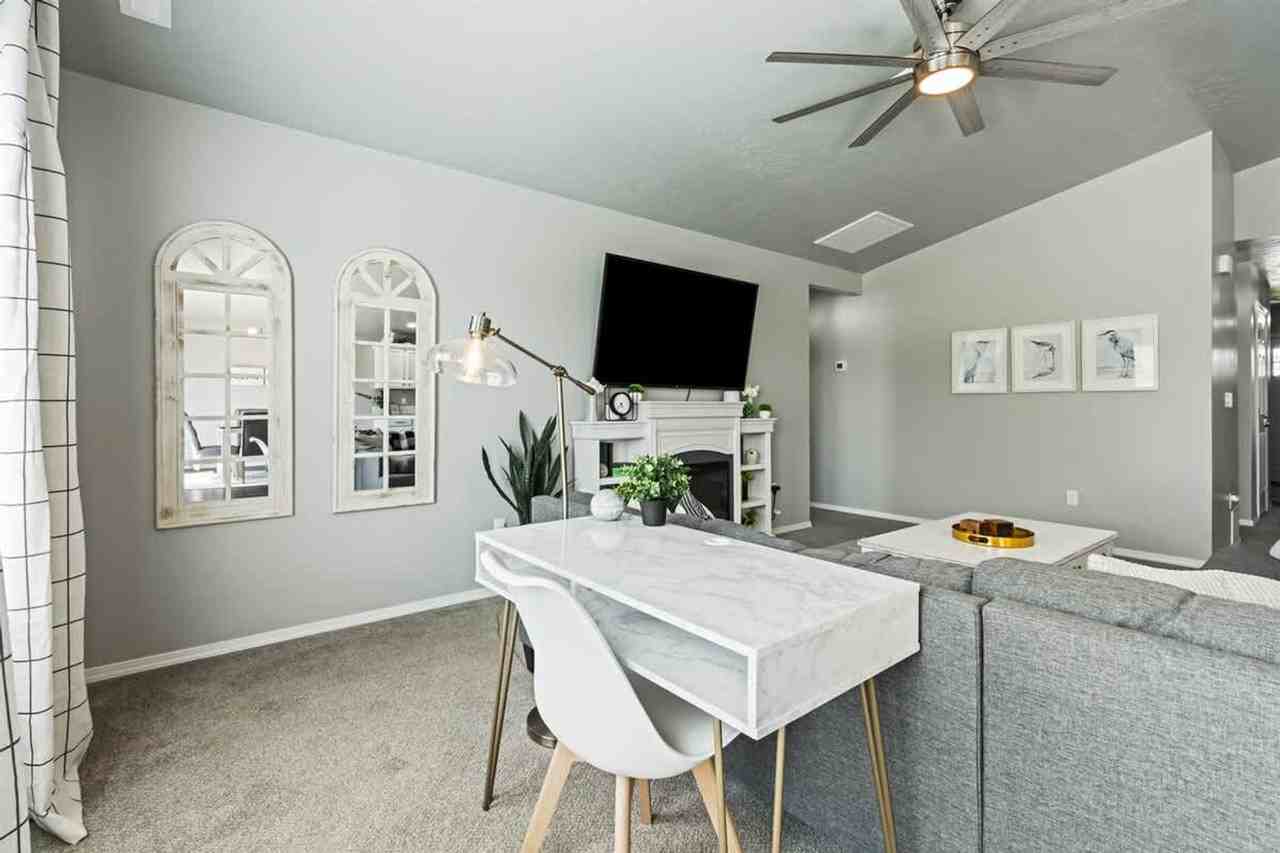 10569 Cool Springs St #1460908P - Photo 7 of 34