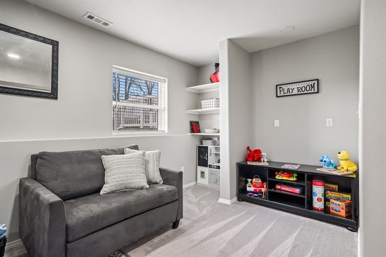 1619 Ruby Ct #1460929P - Photo 5 of 44