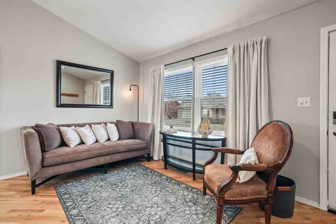 1619 Ruby Ct #1460929P - Photo 6 of 44