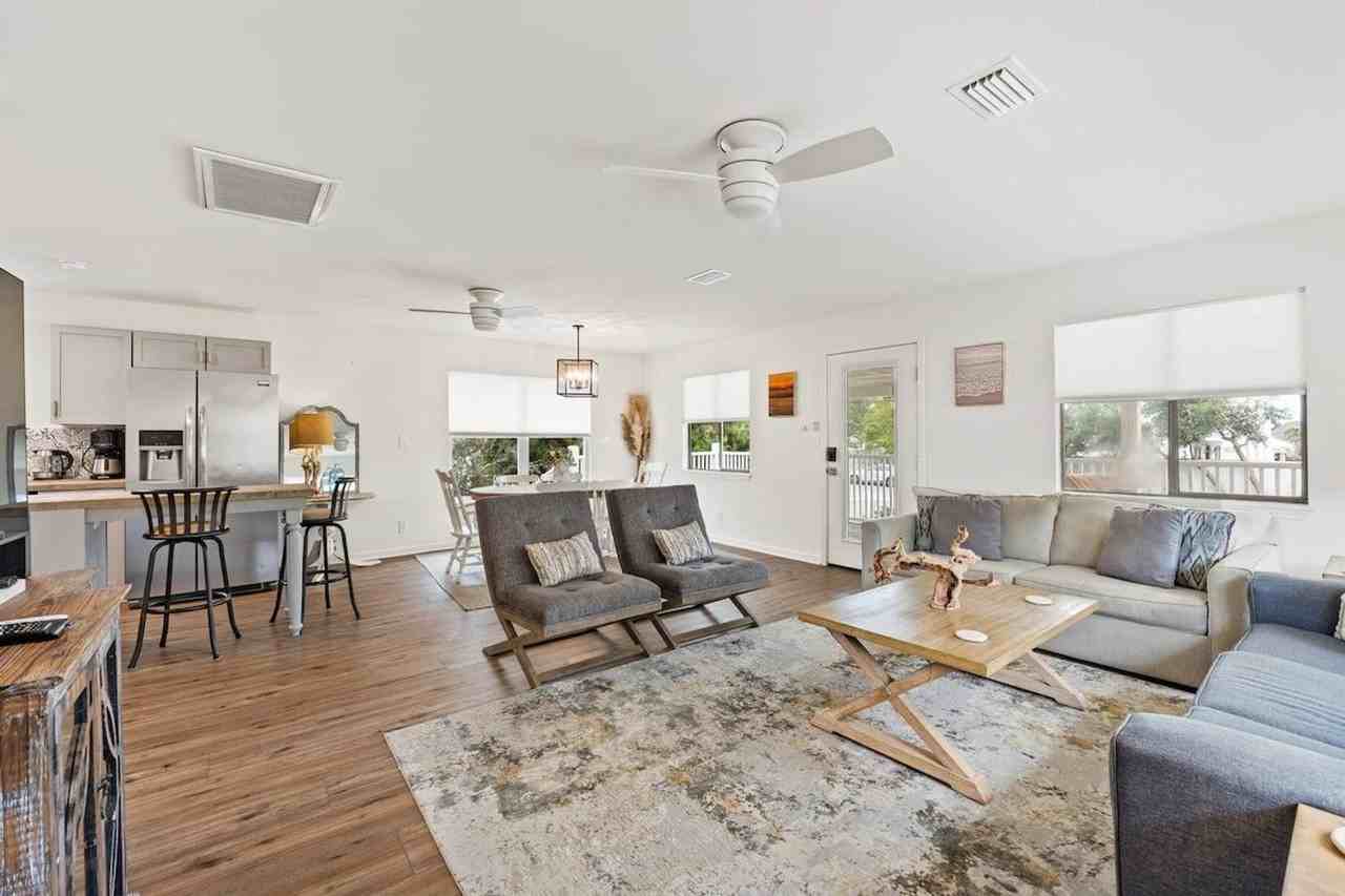 22103 Lakeview Dr #1447140P - Photo 3 of 39