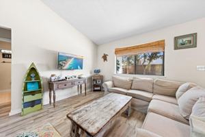 featured image of 220 Sundial St