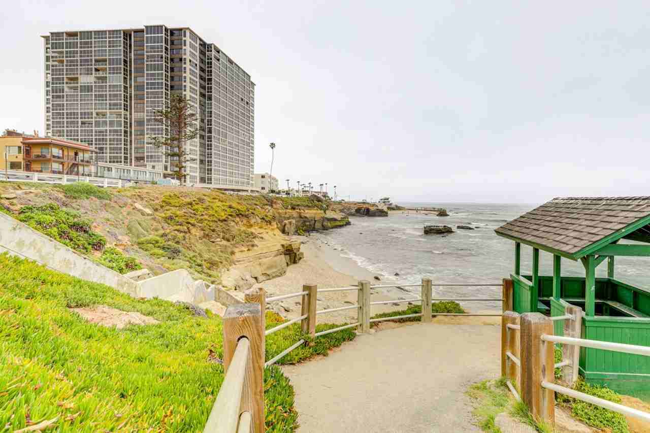 1039 Coast Blvd #1386060P - Photo 4 of 24