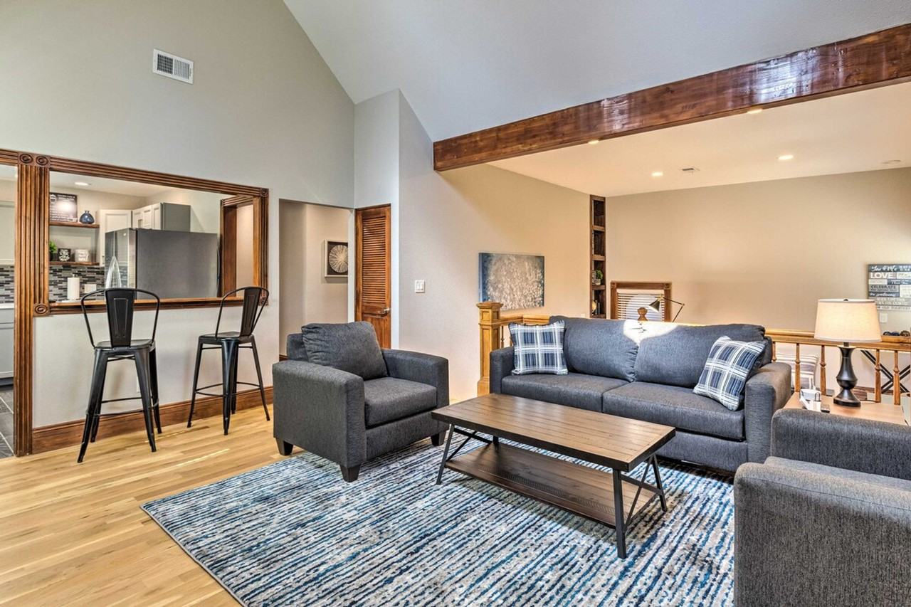 1537 N Williams St #1386213P - Photo 4 of 36