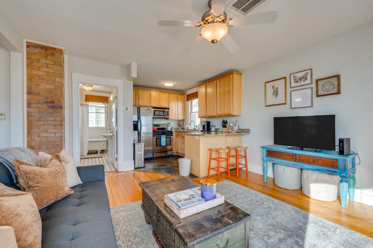 2503 Broadway St #1385608P - Photo 5 of 25