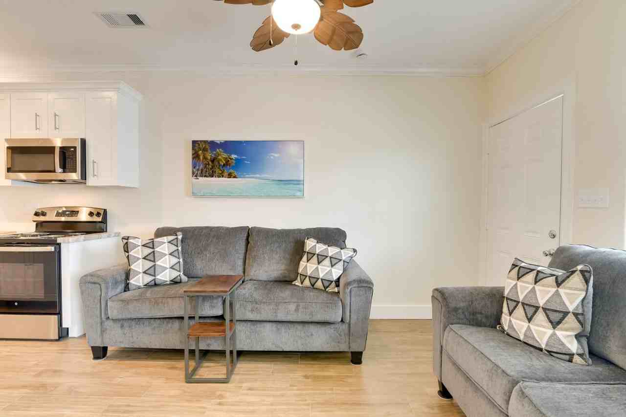 1206 26th St #1386272P - Photo 5 of 26