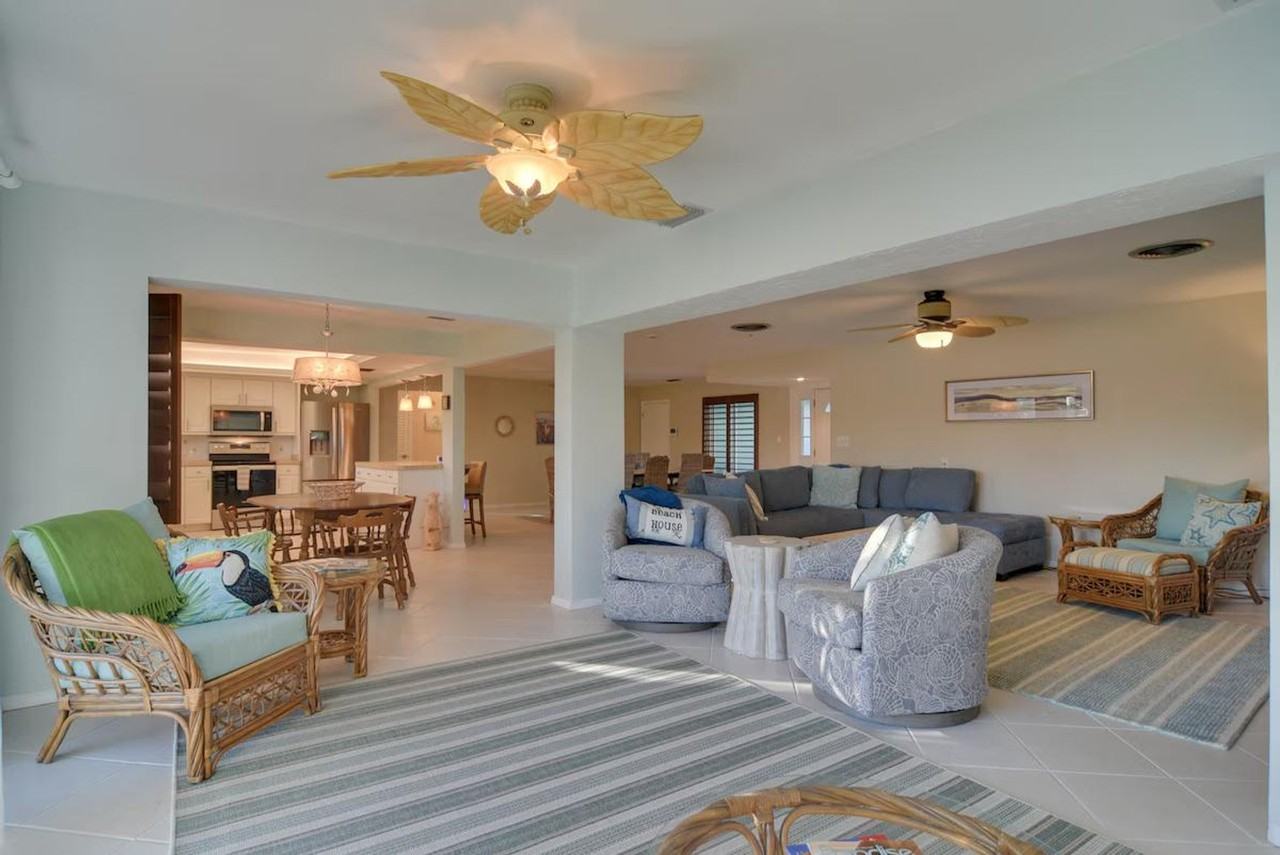 301 N Tessier Dr #1385713P - Photo 4 of 38