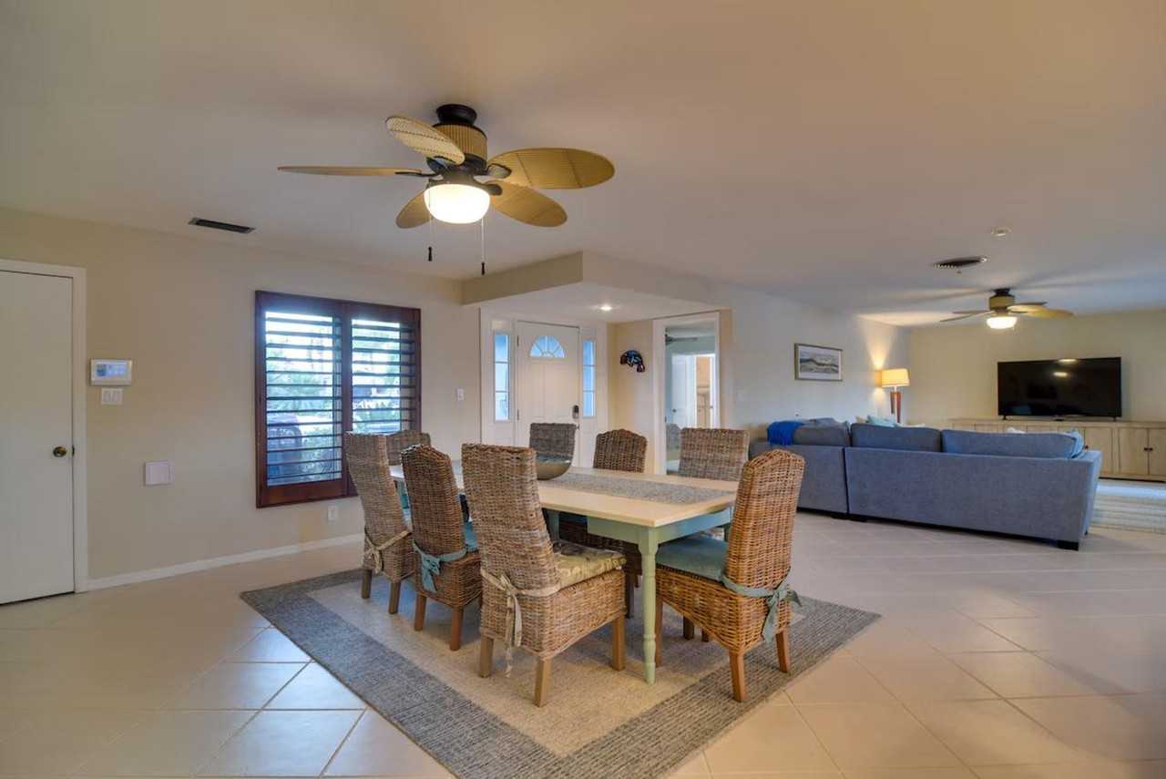 301 N Tessier Dr #1385713P - Photo 5 of 38