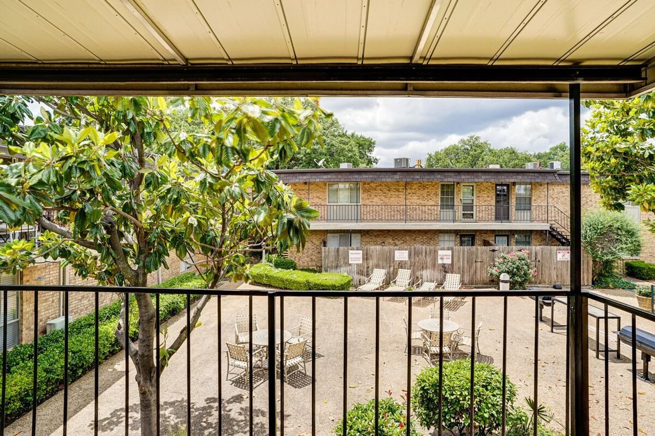 10228 Regal Oaks Dr #1386255P - Photo 7 of 23