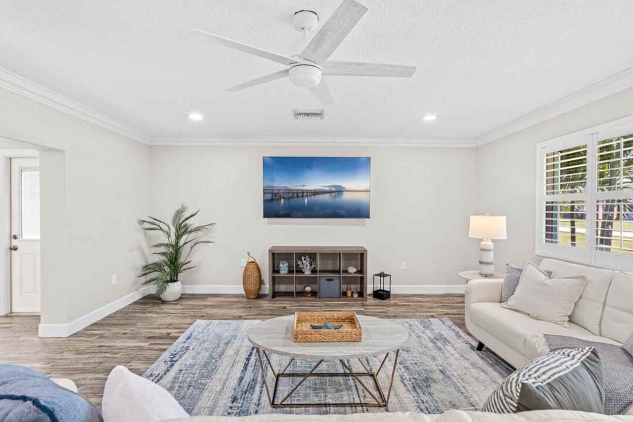 1109 Seminole Dr #1464868P - Photo 2 of 39