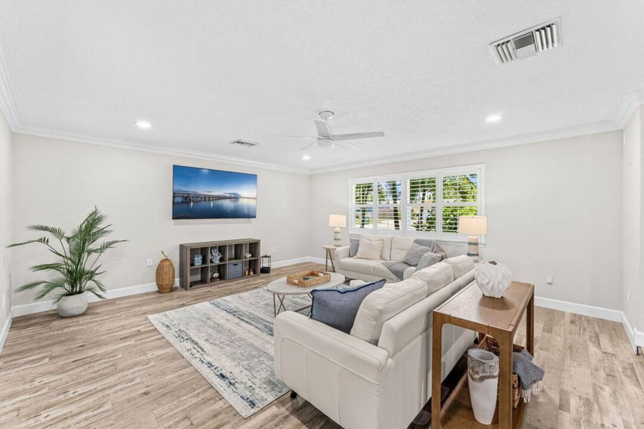 1109 Seminole Dr #1464868P - Photo 3 of 39