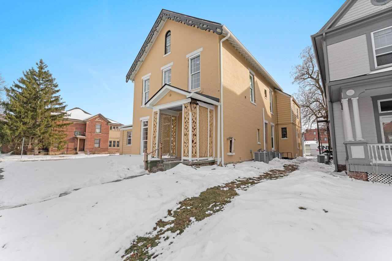 621 E Main St - Photo 2 of 34