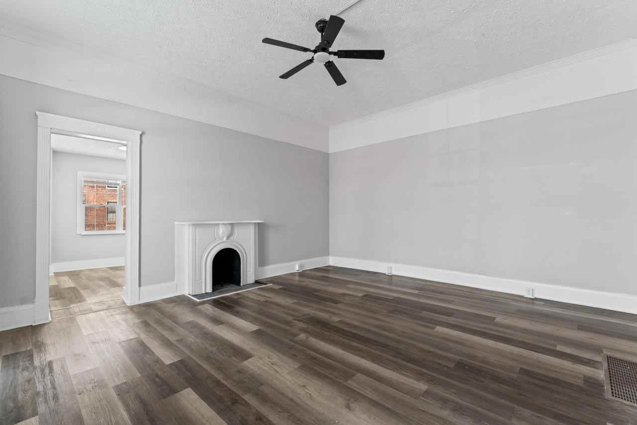 621 E Main St - Photo 7 of 34